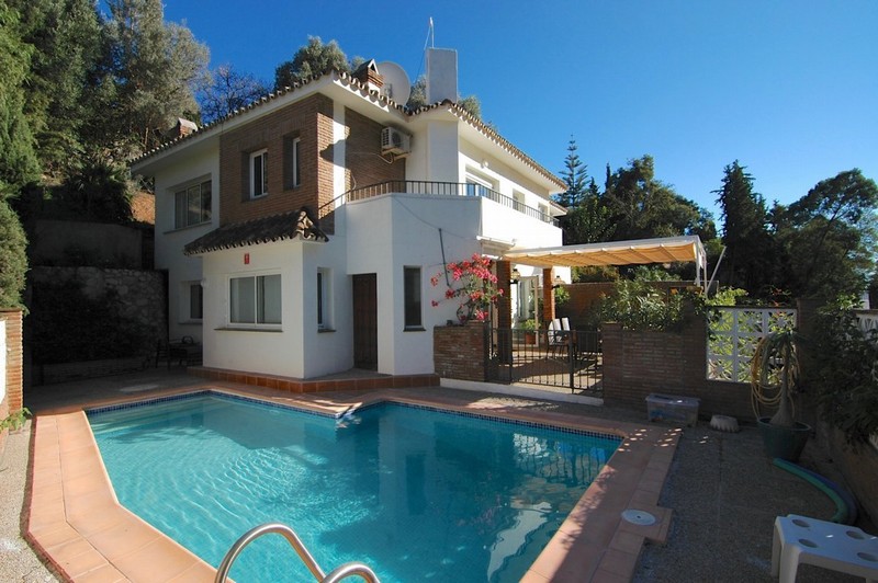 Campo Mijas - Aantrekkelijke familie villa met 5 slaapkamers, 4 badkamers en een zwembad voor 370.000 euro